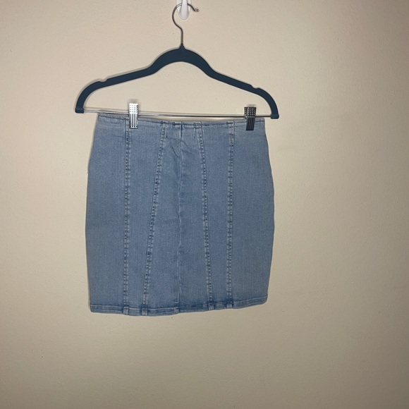 NWT Free People Layla Denim Miniskirt in Starwash Size S - Picture 4 of 6